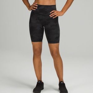 Lululemon Wunder Train 8” Short